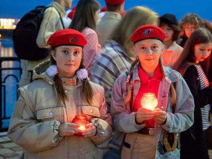 Благовещенцев приглашают поддержать флэш-моб «Свеча в окне»