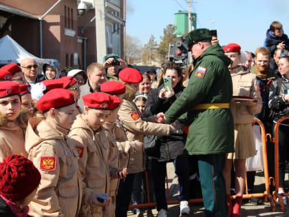 Что происходит? Жителей Благовещенска озадачила военная техника на ж/д вокзале