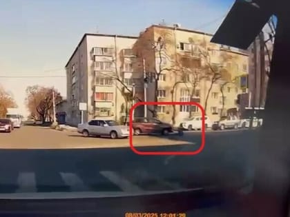 В Благовещенске ищут свидетелей ДТП: 8 марта водитель сбил женщину и уехал (видео)