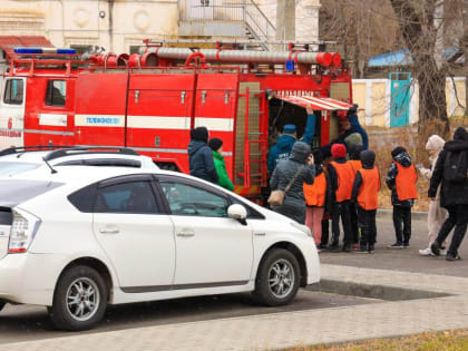 Выставка пожарно-спасательной техники на Краснофлотской