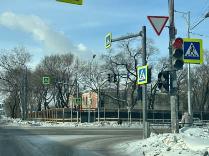 В центре Благовещенска сносят постройки на месте бывшего музколледжа. Что там хотят строить и почему застройщик судится с мэрией