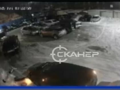 В полиции прокомментировали массовое ДТП, которое на парковке возле дома устроил водитель дорогого джипа