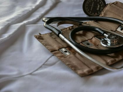 Следственный комитет начал проверку дикого случая с избиением гинеколога в Амурской области