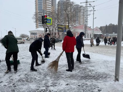 Рекордные снегопады обрушились на областной центр