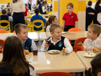 В «Комбинате школьного питания» Благовещенска открыта вакансия. Кого ищут?