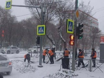 Власти Благовещенска назвали улицы, где не стоит парковать машины