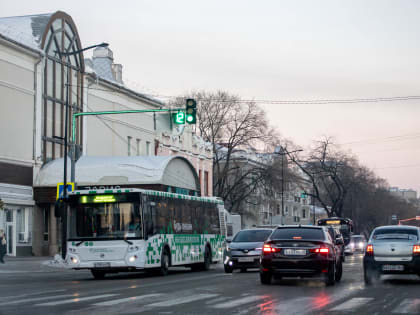 На нескольких благовещенских светофорах добавят бесконфликтный этап для безопасности движения пешеходов