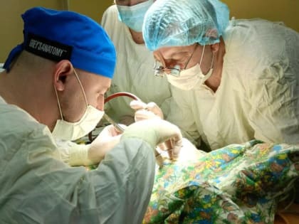 В Благовещенске врачи успешно прооперировали новорождённого с редкой патологией