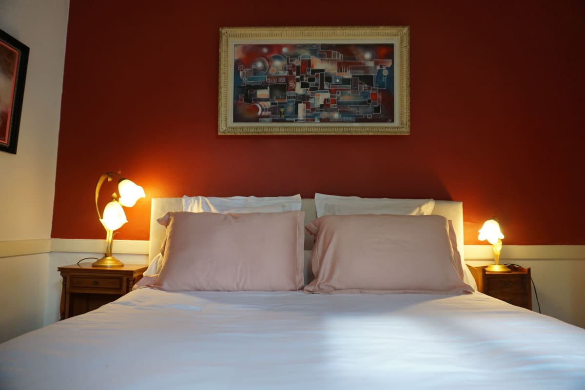 Chambre double, ambiance feutrée et chaleureuse