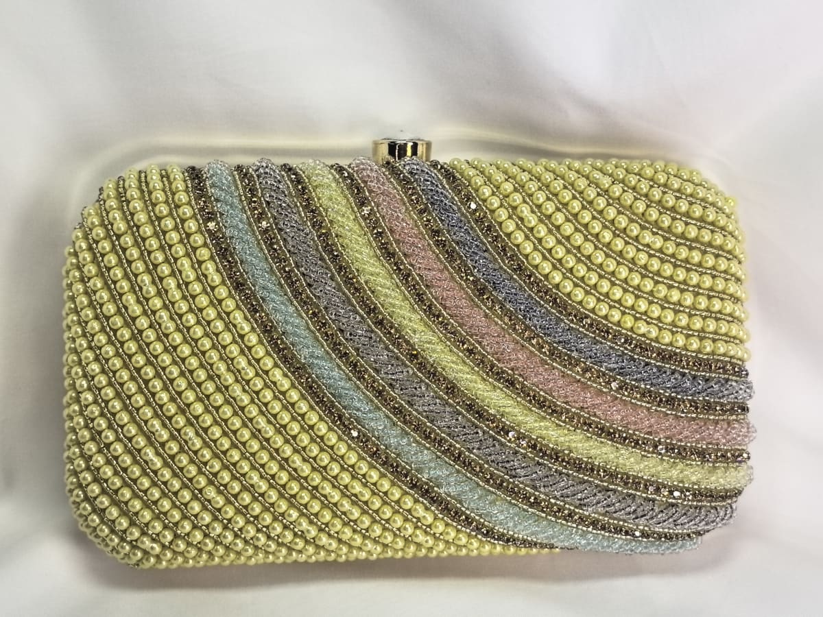 Hand-set shimmer