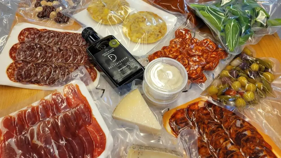 Spansk matkasse – vakuumpakkede delikatesser som blir til en middag for fire, med minimal innsats!