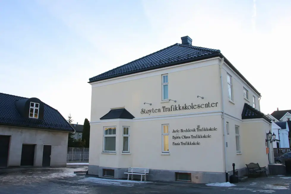Støyten Trafikkskolesenter AS
