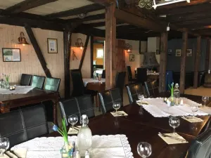 Dønna Rorbuer Bøteriet AS