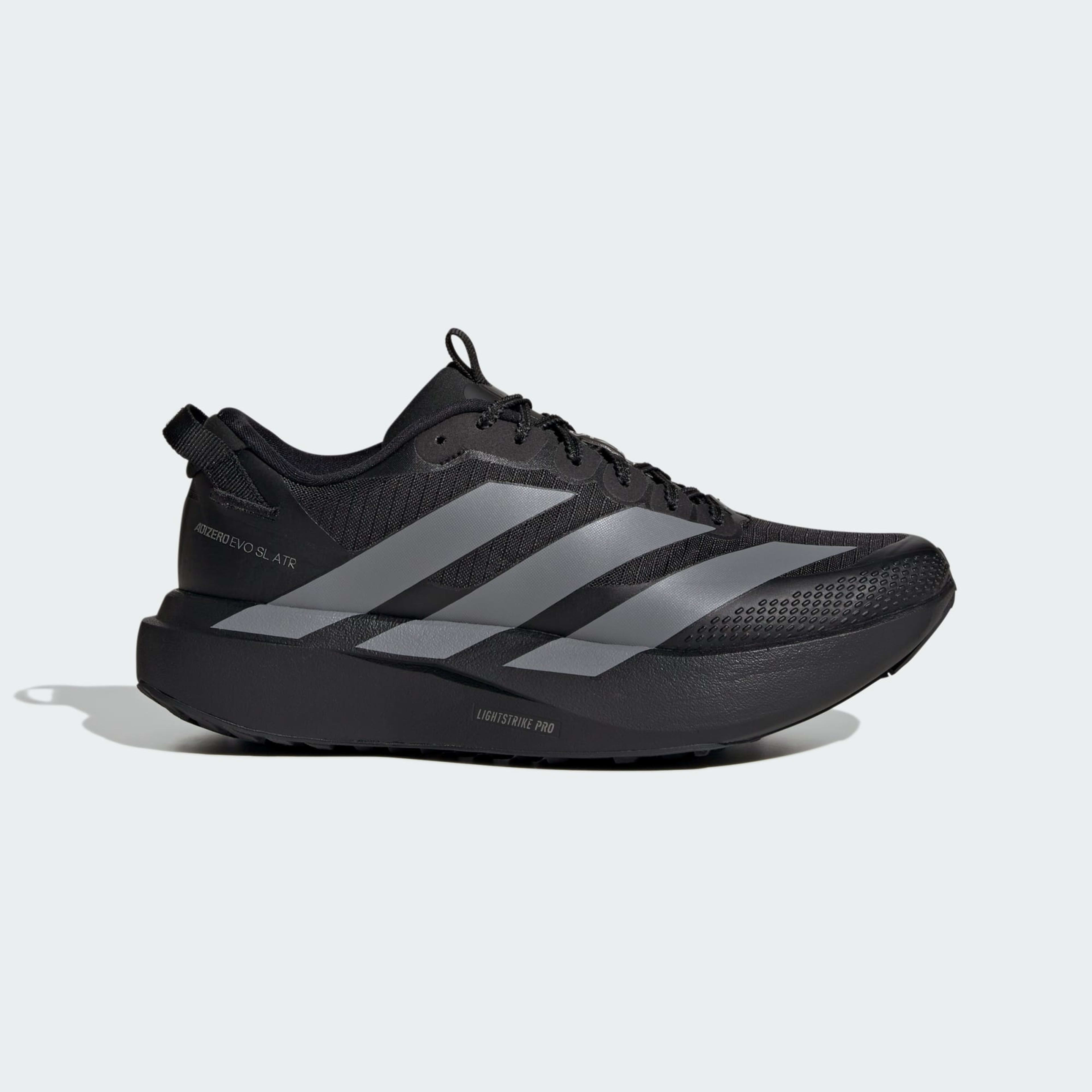 Core Black / Grey Three / Iron Metallic