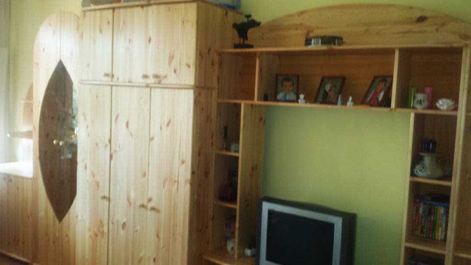 Fenyő szoba bútor