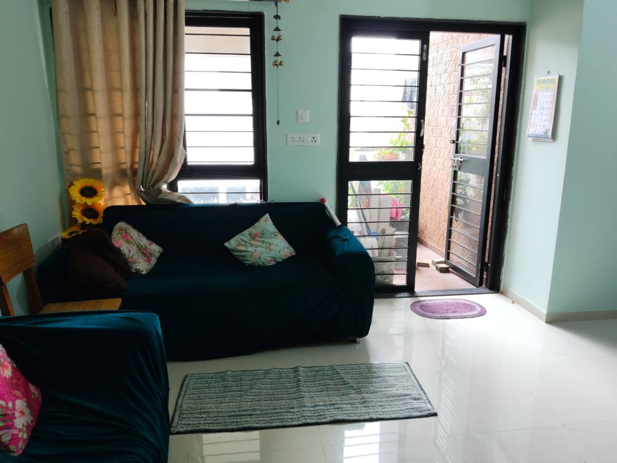 Kohinoor Coral – Semi Furnished 2 BHK for Rent - View 1