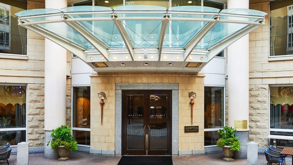 Hotel Marlowe Entrance