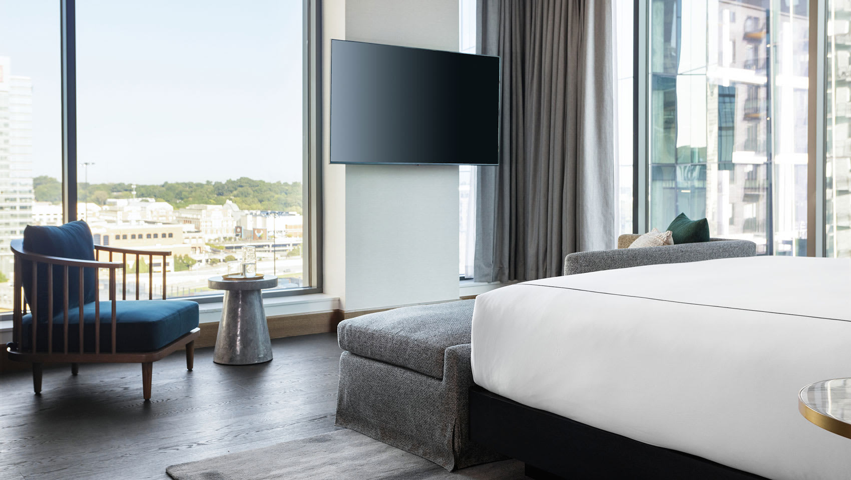 Kimpton Shane suite with corner view