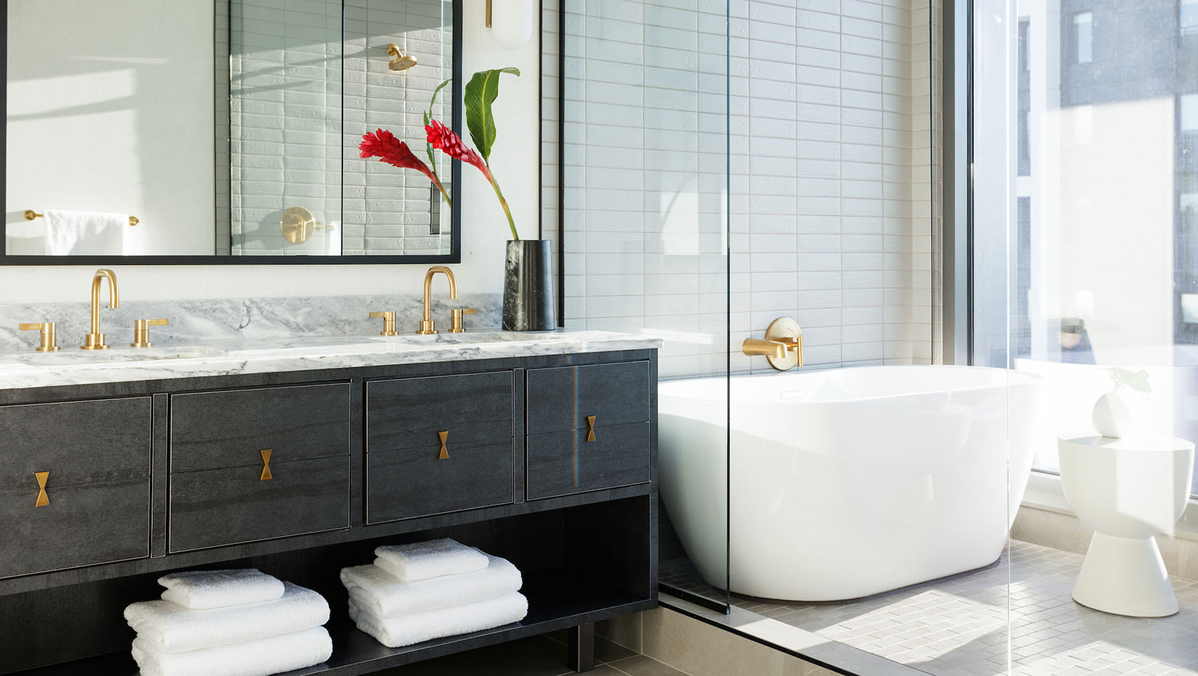 Kimpton Shane suite bath