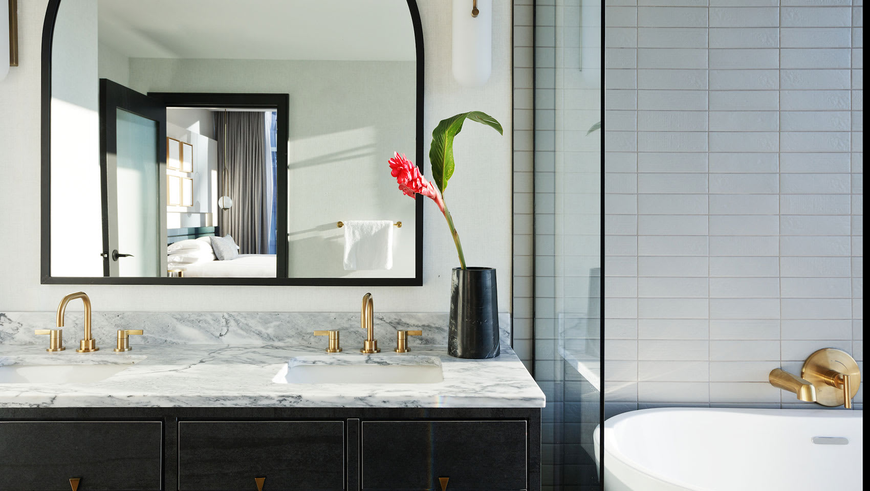 Kimpton Shane suite bath