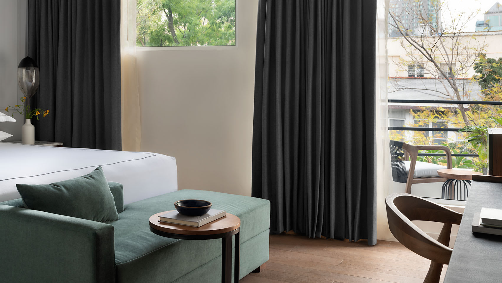 virgilio king bedroom