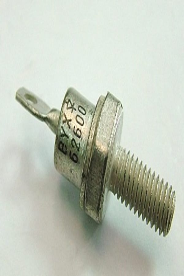 BYX62 600