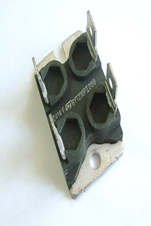 BYT230PI200