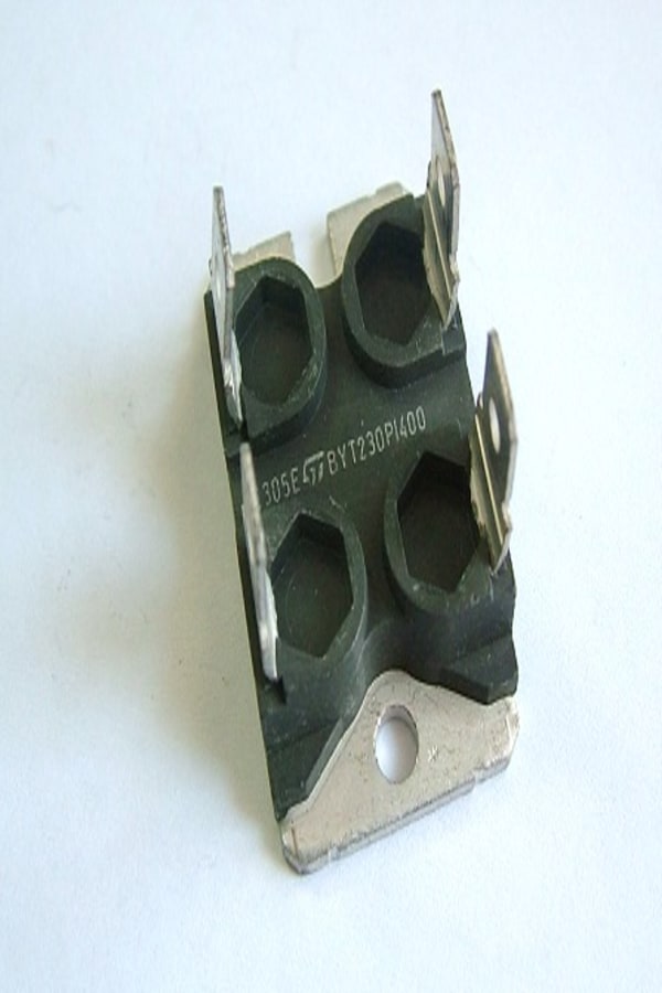 BYT230PIV 400