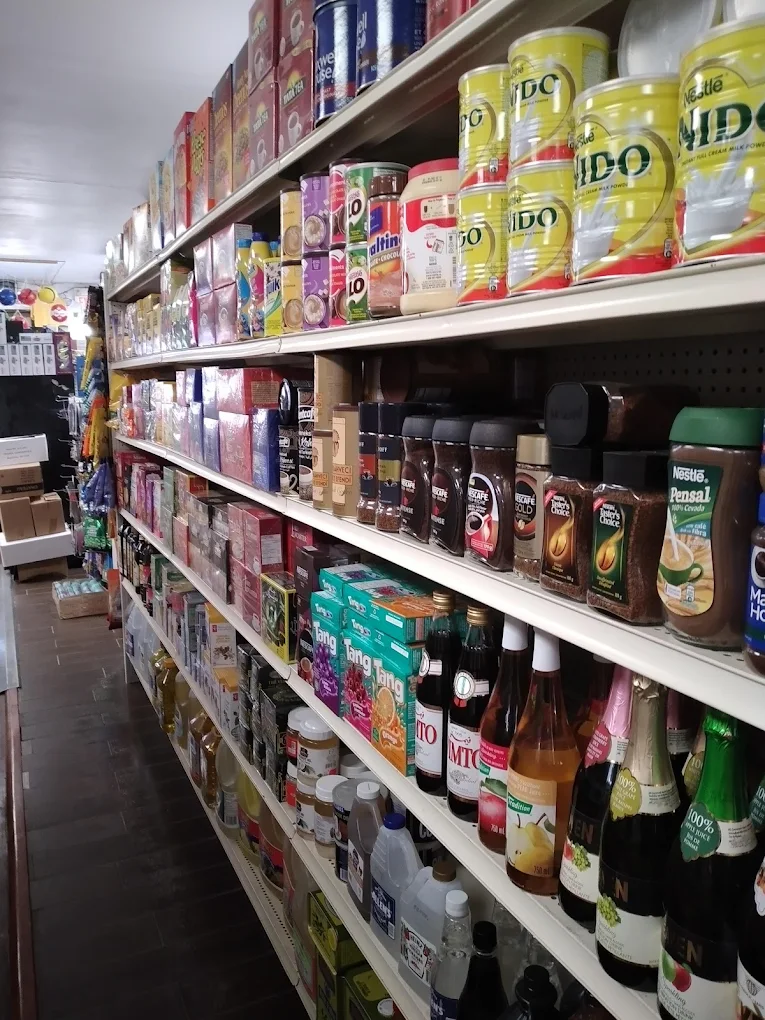 B. Holrds Convenience - Image 3