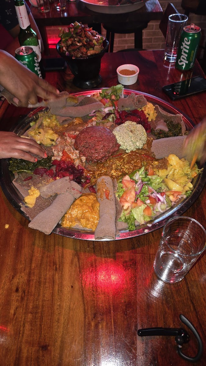 Piassa Ethiopian Restaurant β Restaurant / Cafe in Calgary - Image 3