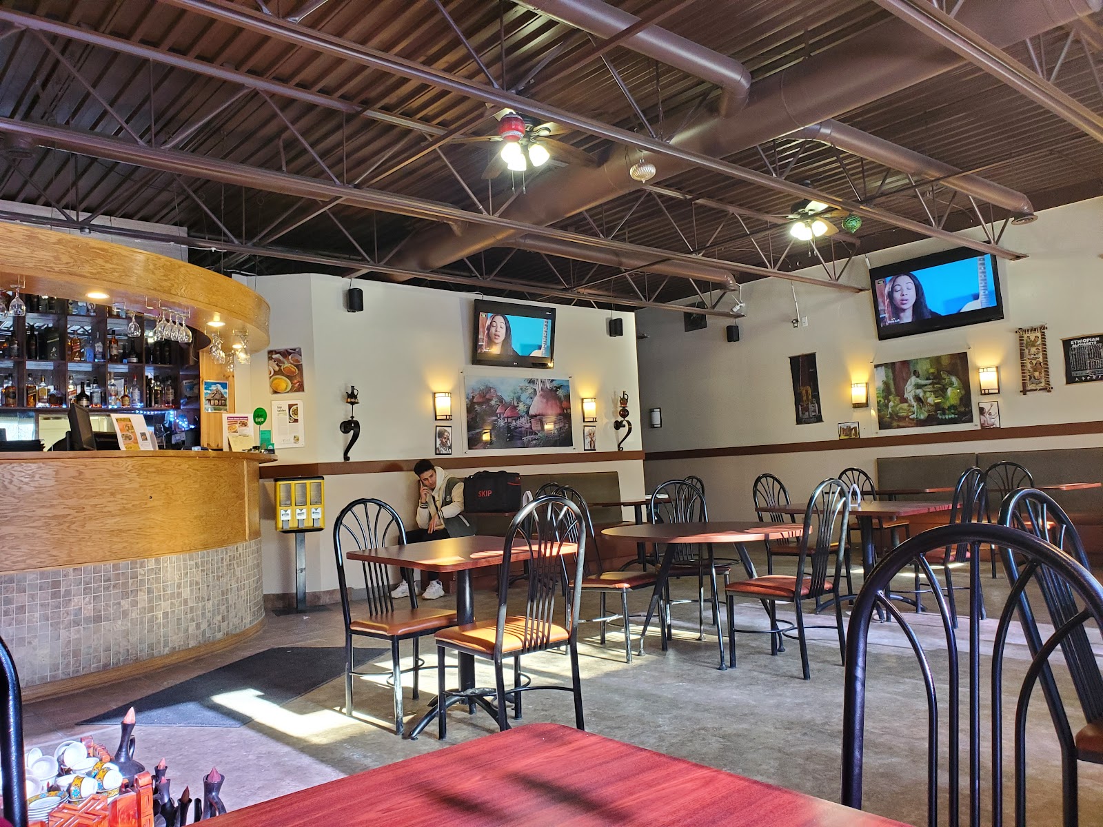 Gojo Ethiopian Restaurant β Restaurant / Cafe in Winnipeg - Image 2