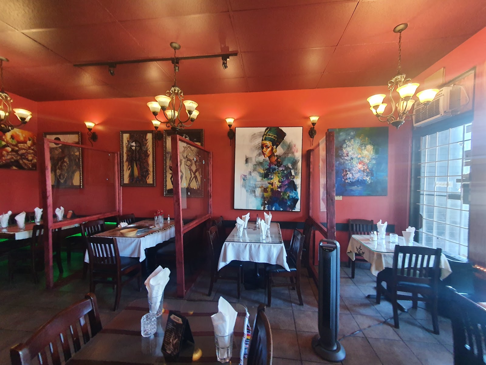 Harambe Ethiopian Restaurant β Restaurant / Cafe in Vancouver - Image 4