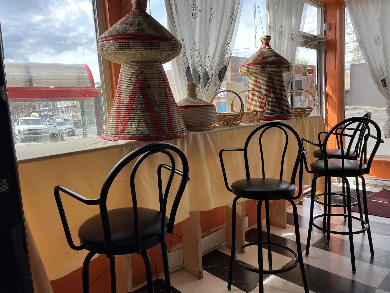 Restaurant Nakfa β Restaurant / Cafe in Montreal - Image 3