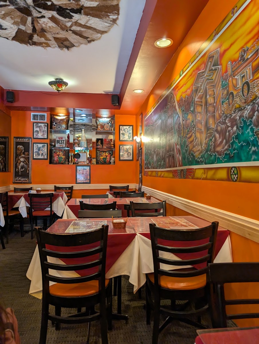 Ethiopian House β Restaurant / Cafe in Toronto - Image 4