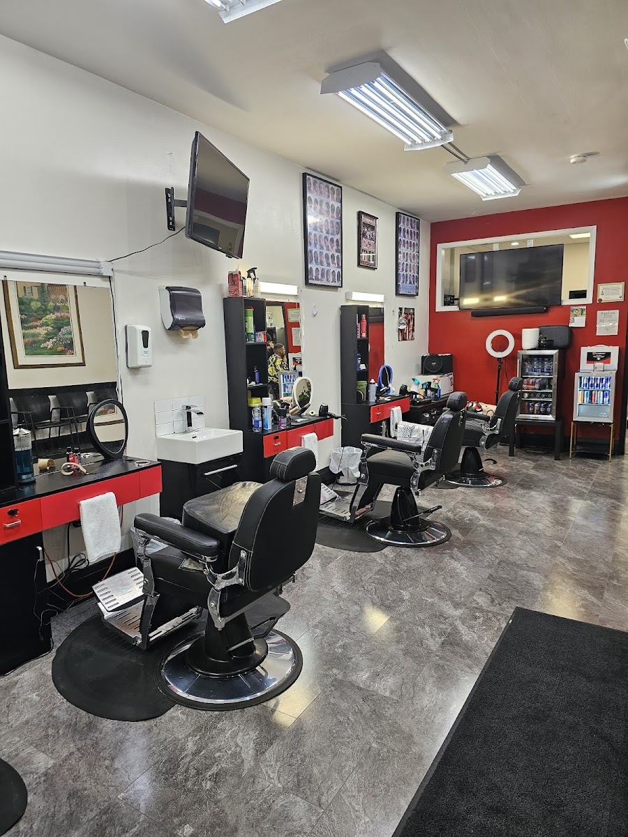 4L's CUTZ Barber & Hair Salon â Beauty & Spa in Toronto - Image 3