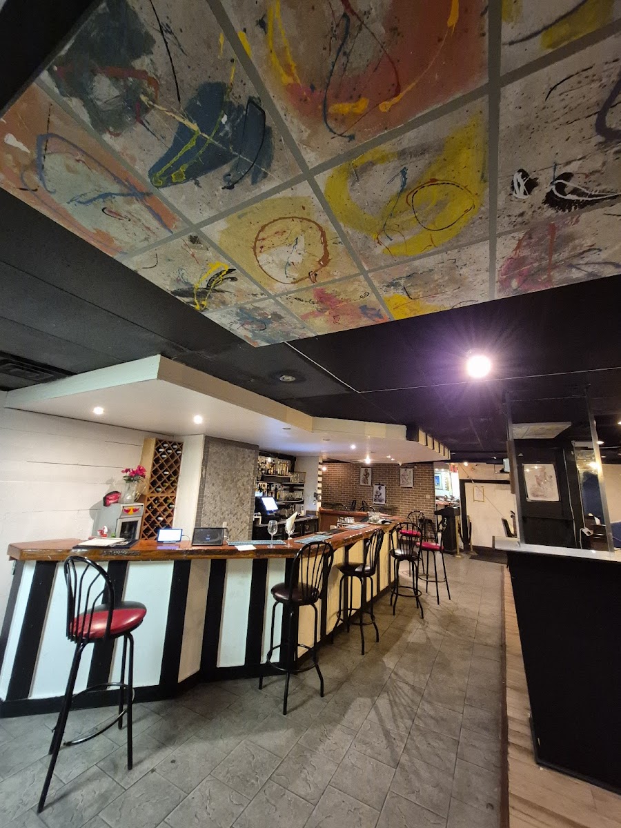 D'Afrique Restaurant & Bar โ Restaurant / Cafe in Ottawa - Image 4