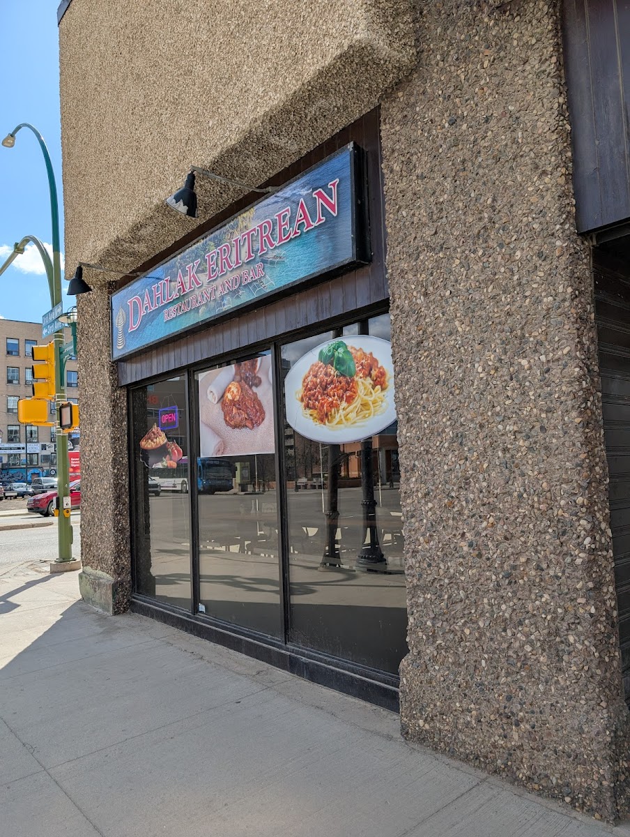 Dahlak Eritrean Restaurant & Bar β Restaurant / Cafe in Saskatoon - Image 3