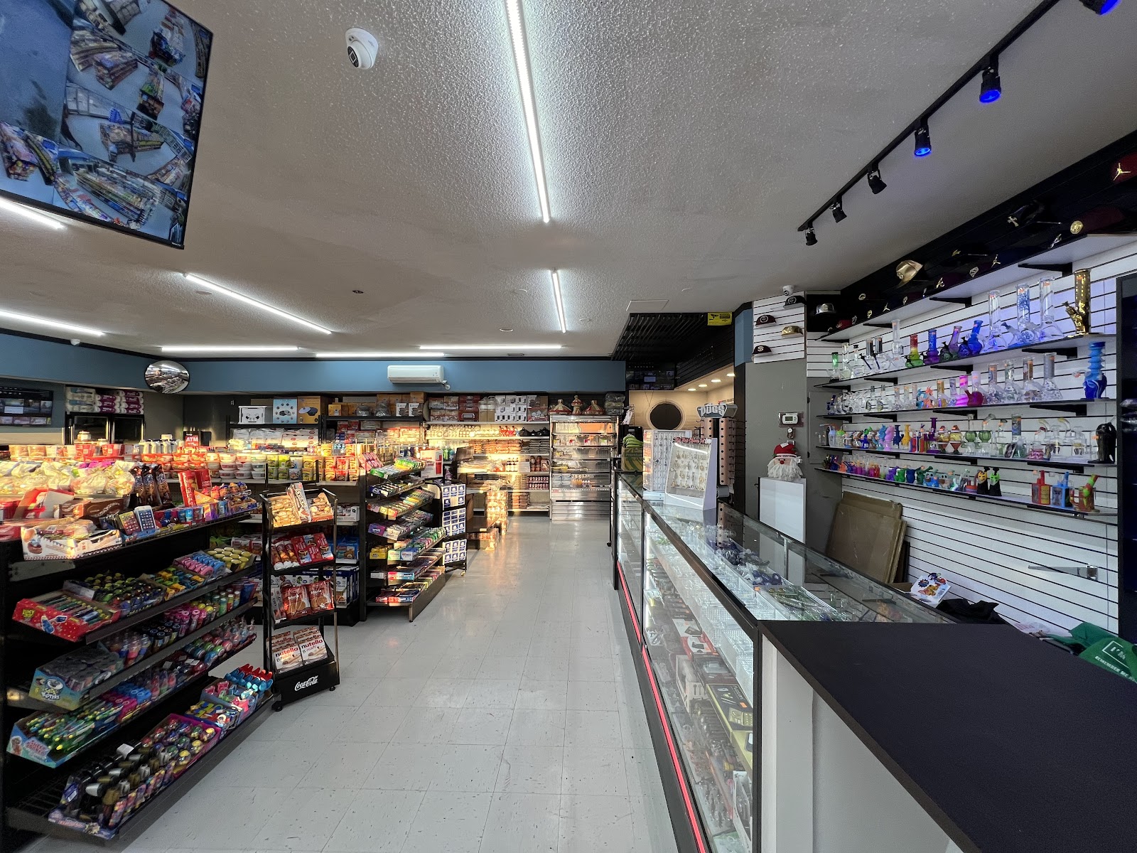 Winco II convenience store — Convenience | Grocery Store in Edmonton - Image 3