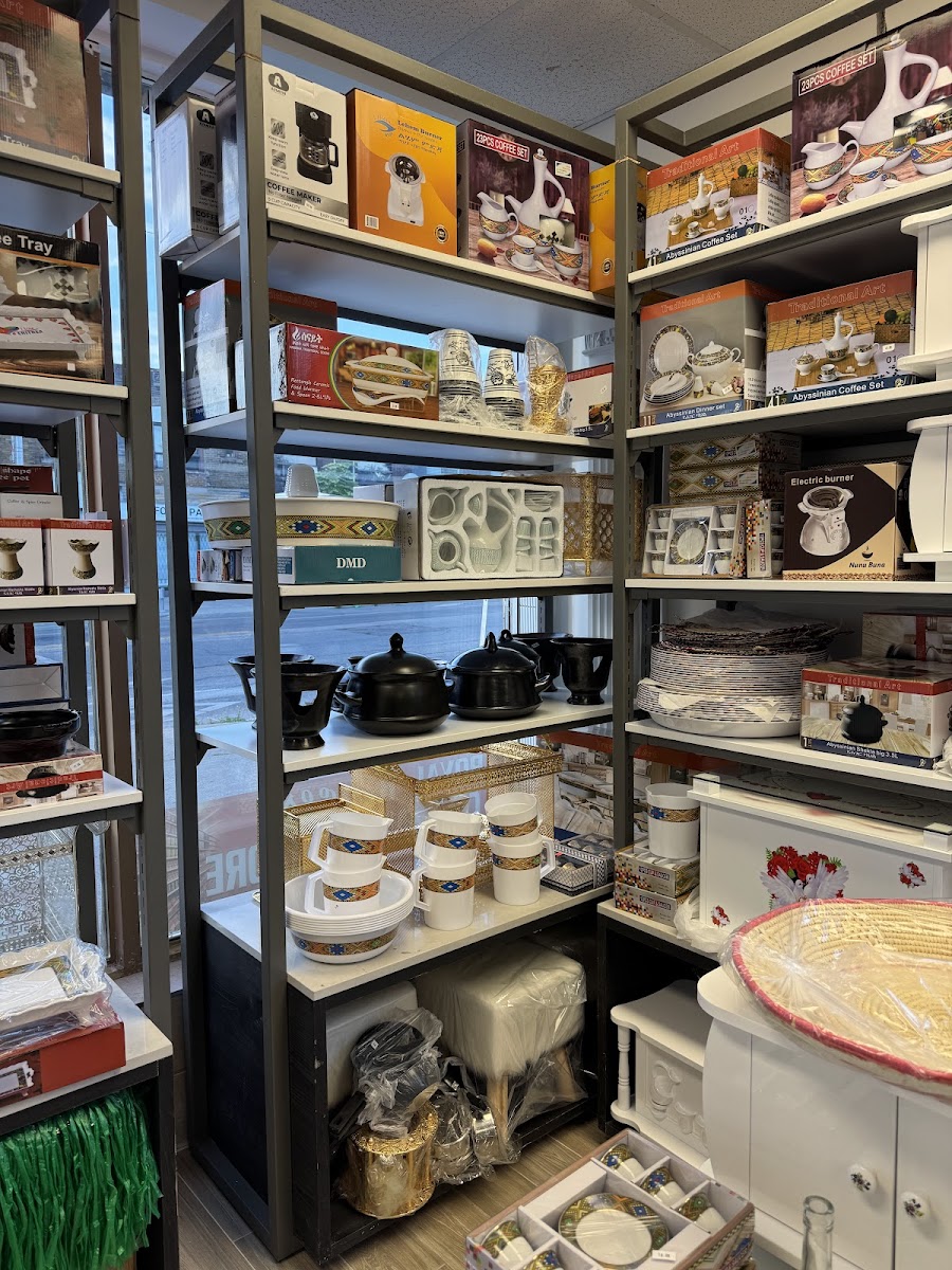 Royal H. Convenience Store — Convenience | Grocery Store in Toronto - Image 3
