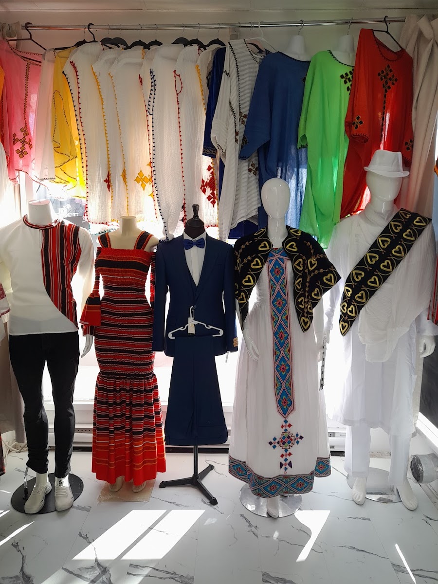 Africa Modern and traditional dresses — Fashion | Clothing in Toronto - Image 1