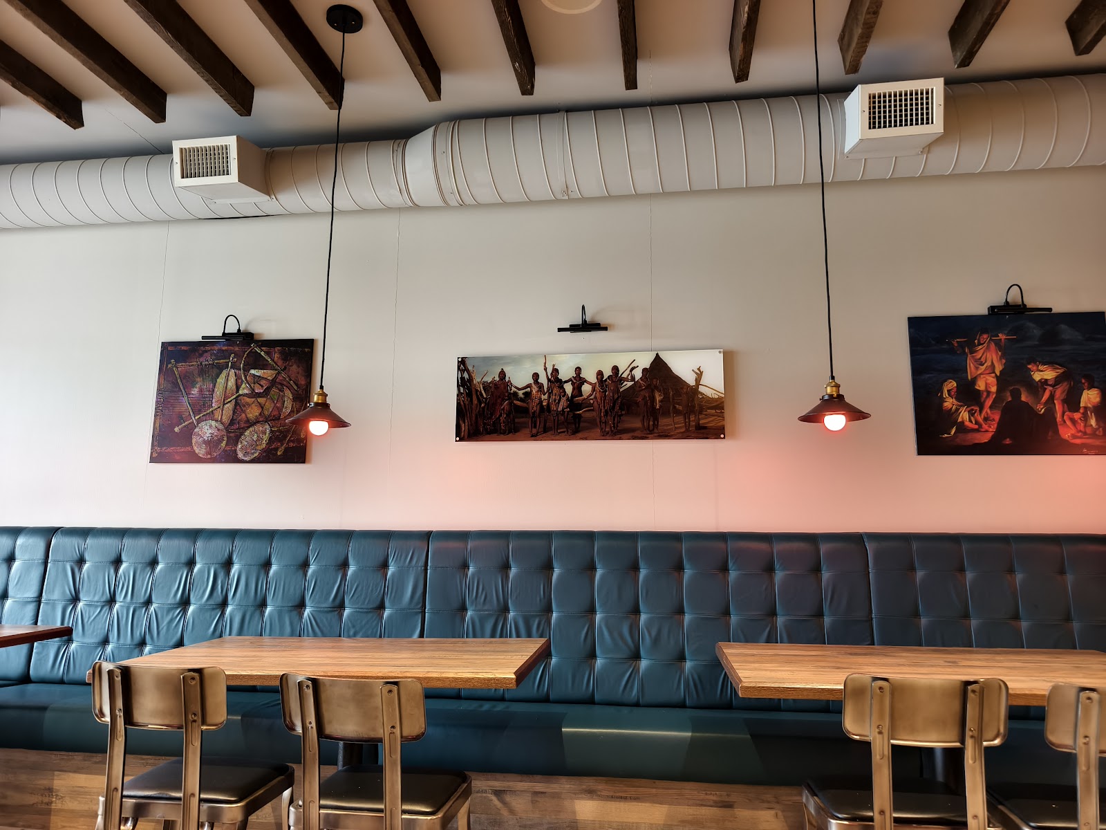 Gebeta Restaurant & Lounge โ Restaurant / Cafe in Edmonton - Image 3