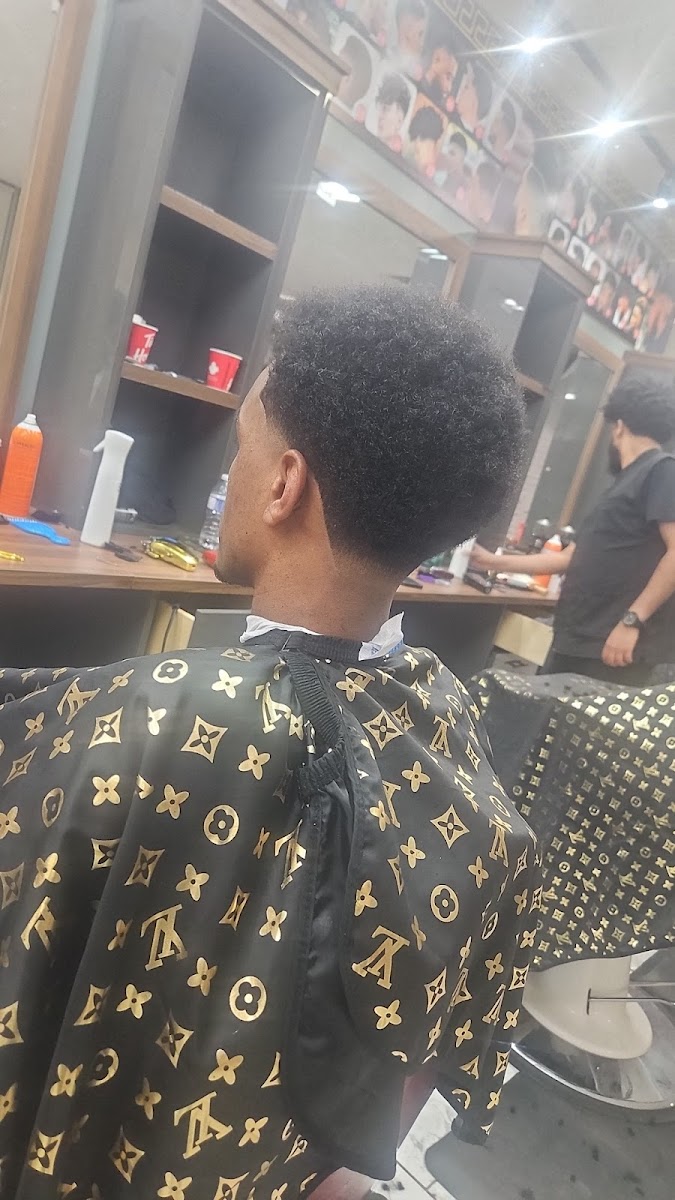 5D Barber Shop and Boutique β Barbers in Edmonton - Image 2