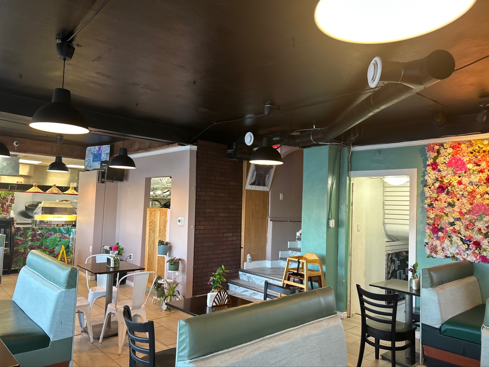 Friendship (124th St. Nw) β Restaurant / Cafe in Edmonton - Image 2