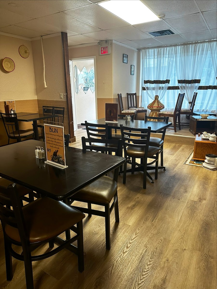 Queen of Sheba Restaurant & Bar โ Restaurant / Cafe in Kitchener - Image 3