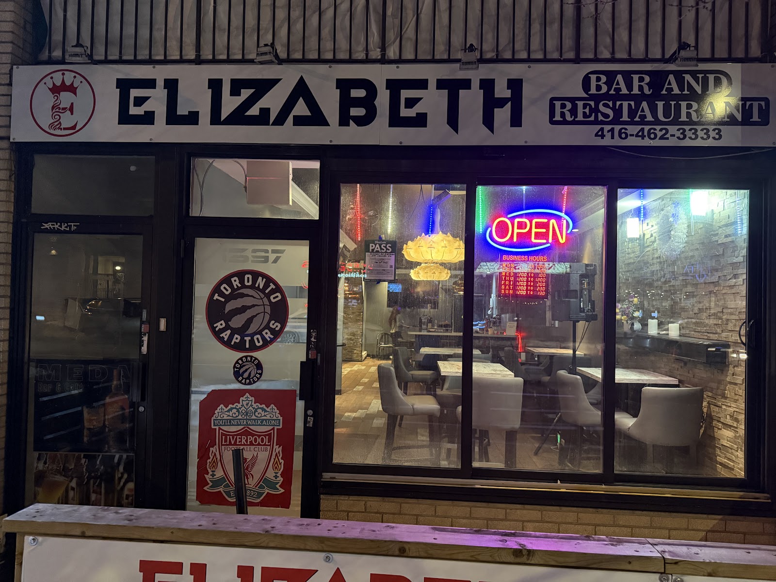 ELIZABETH BAR AND RESTAURANT β Restaurant / Cafe in Toronto - Image 1