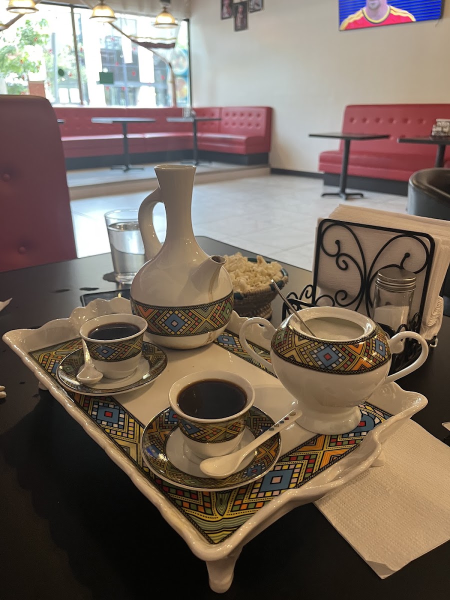 Gojo Deli and Bar β Restaurant / Cafe in Saskatoon - Image 3