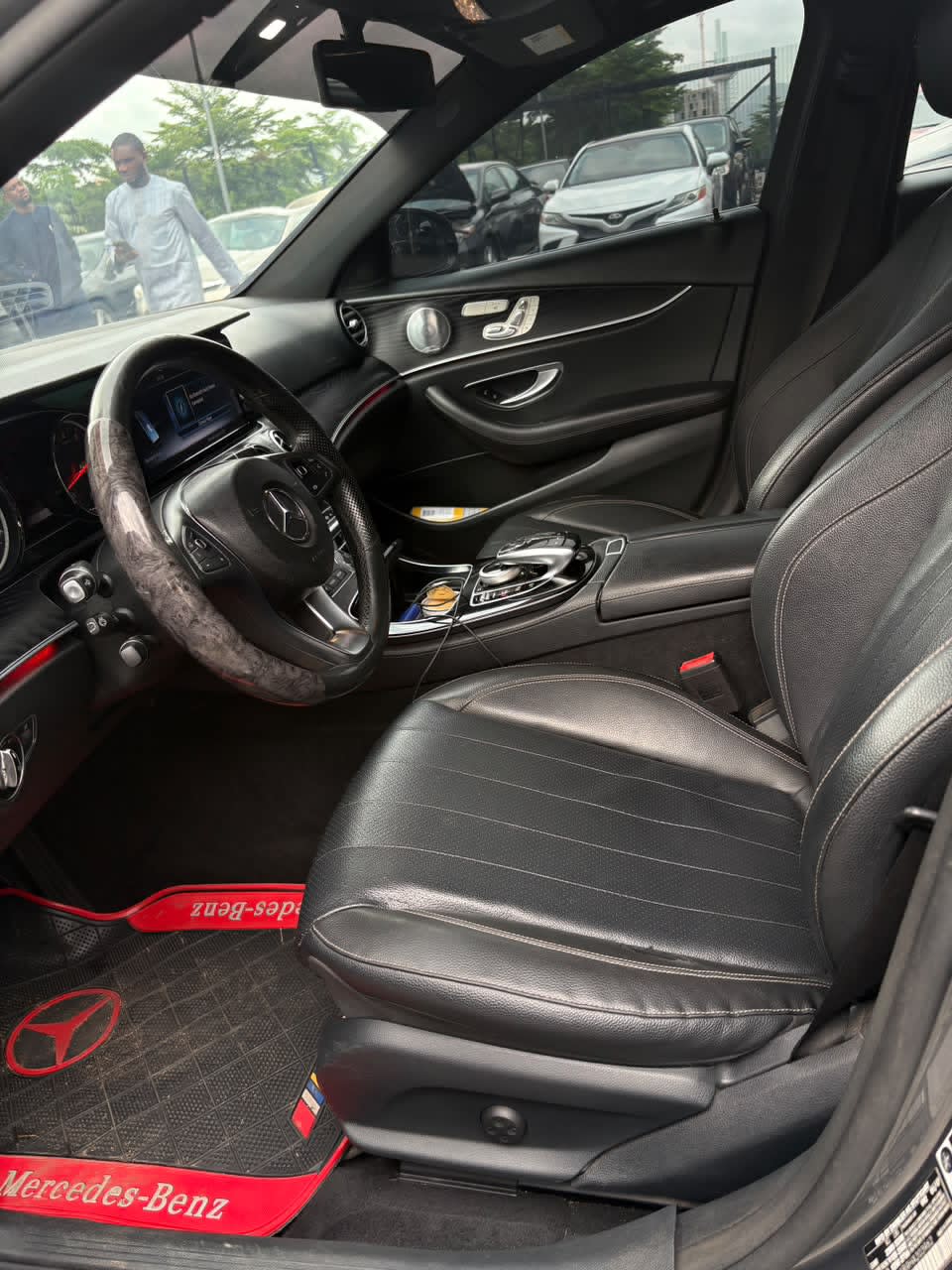 Mercedes Benz E300