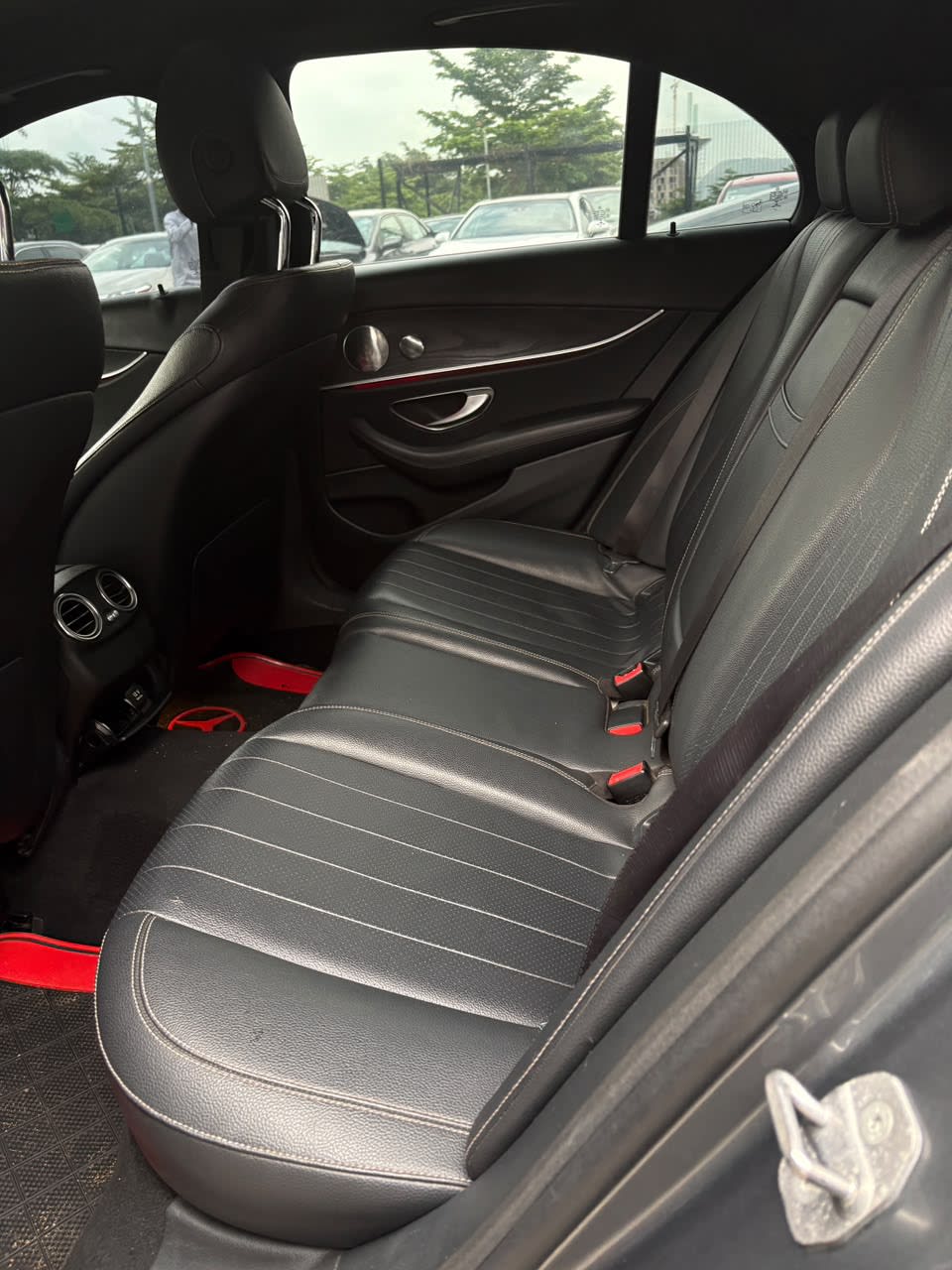 Mercedes Benz E300