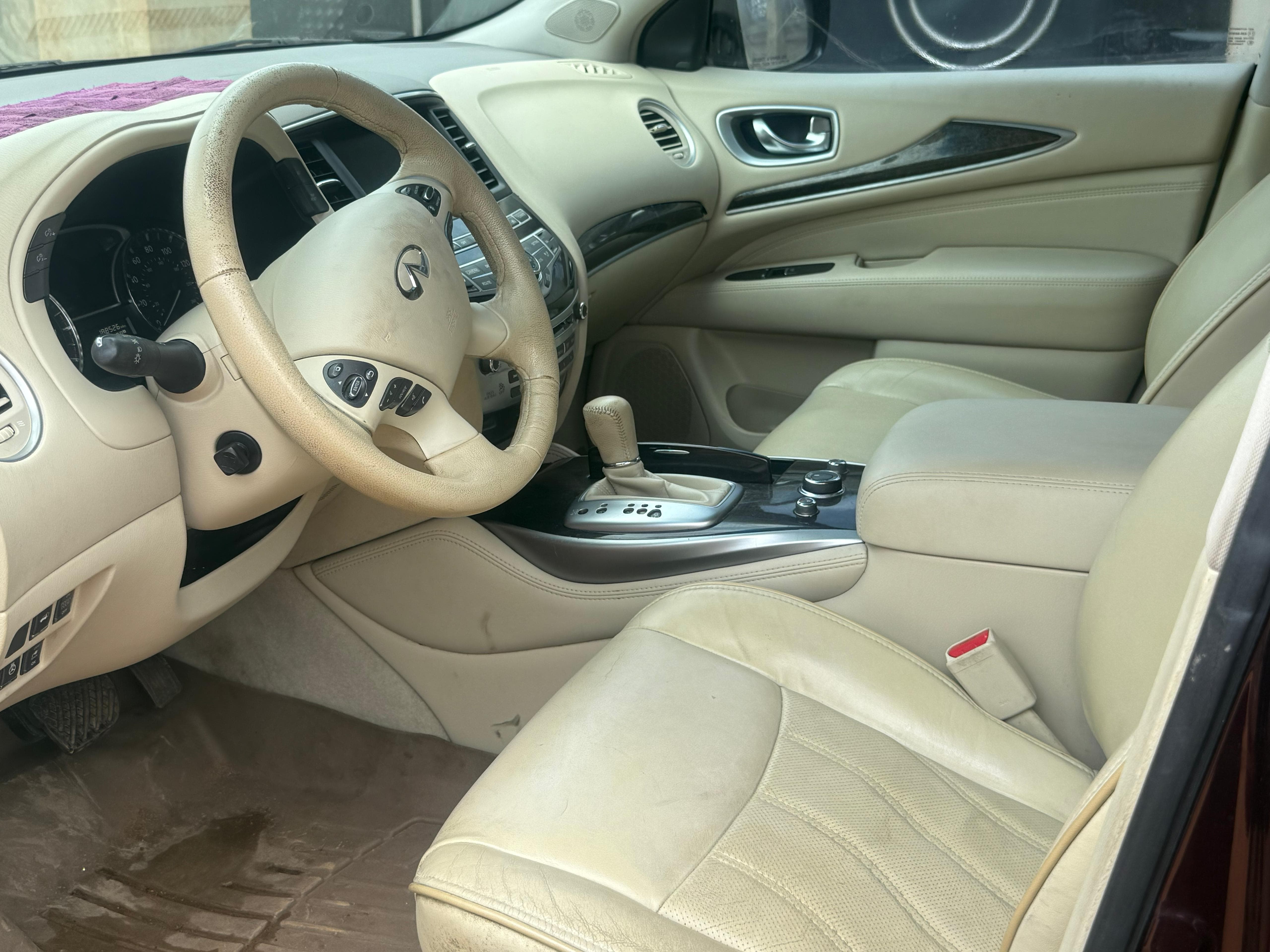 Infiniti JX 35