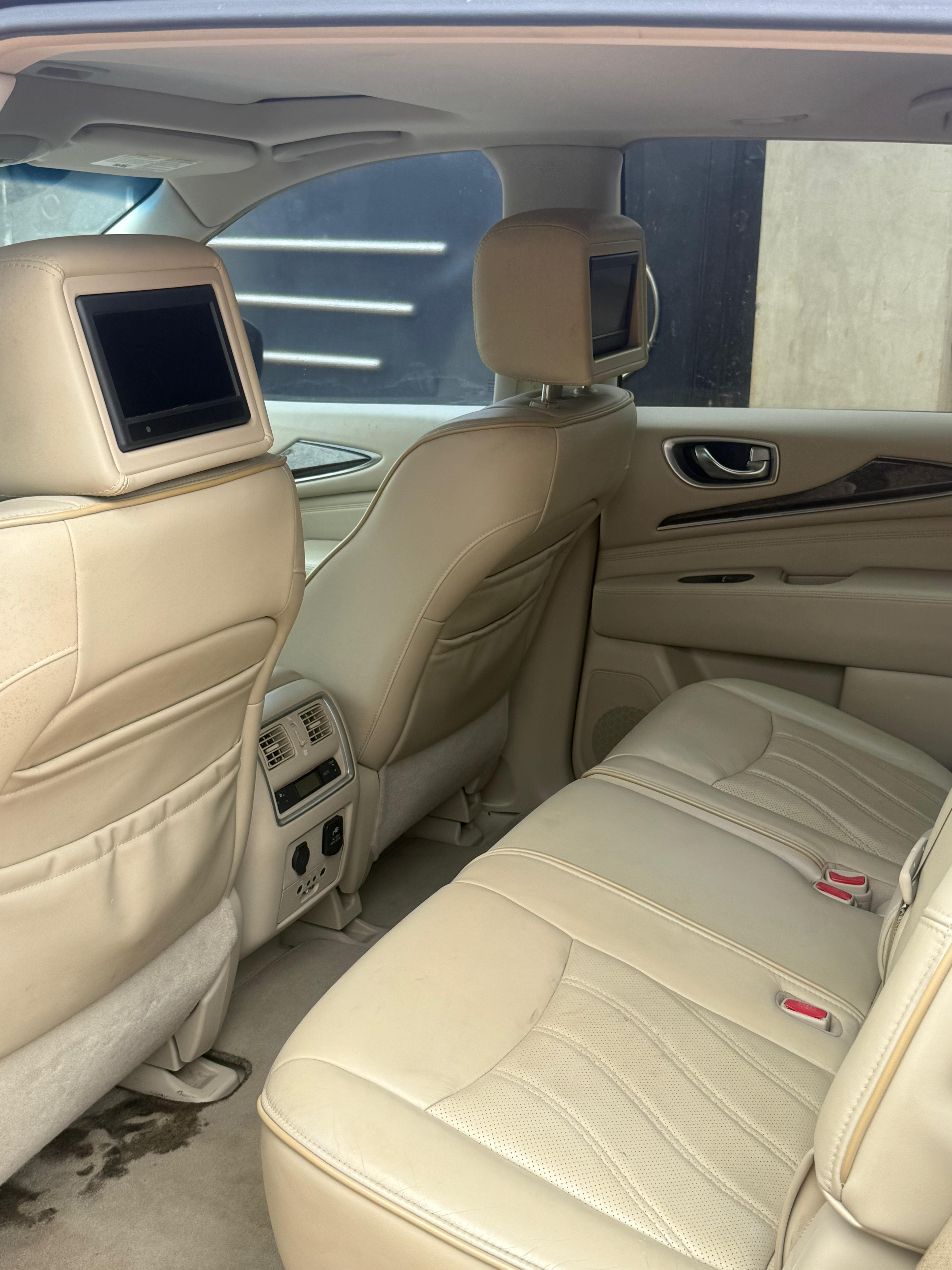 Infiniti JX 35